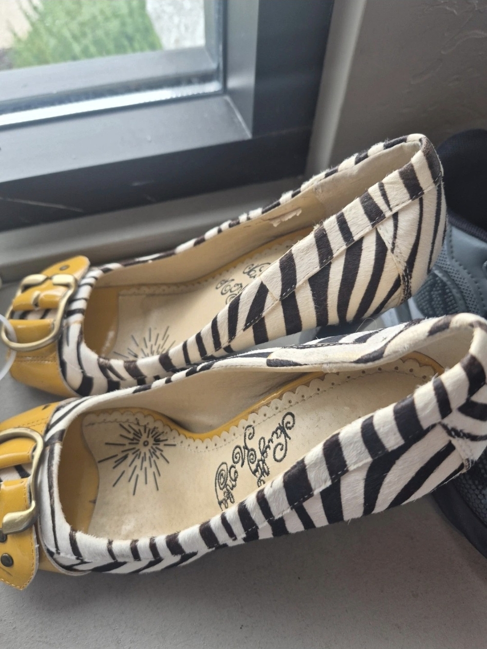 naughty monkey Zebra-Print Ballet Flats with Yellow Buckle